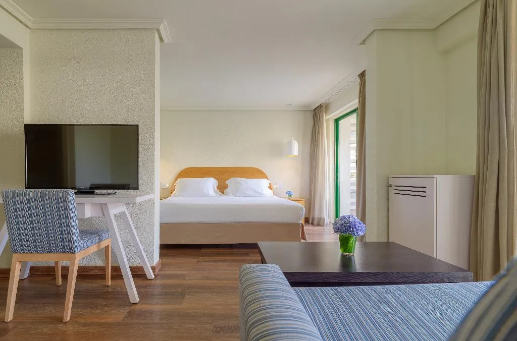 Room, H10 Tenerife Playa, Tenerife