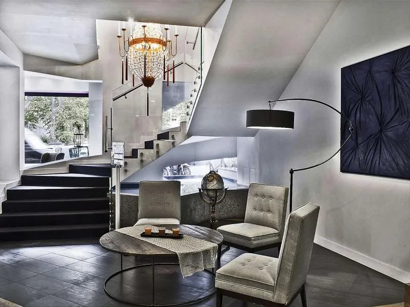 Lobby, Caravel, Rome