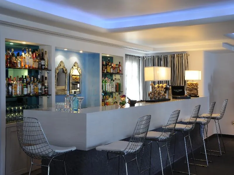 Bar, Aressana Spa Hotel and Suites, Santorini