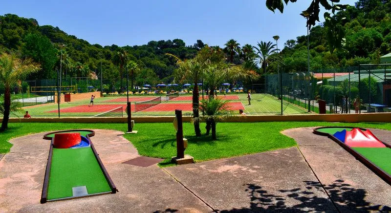 Sports and Entertainment, Zel Costa Brava, Costa Brava