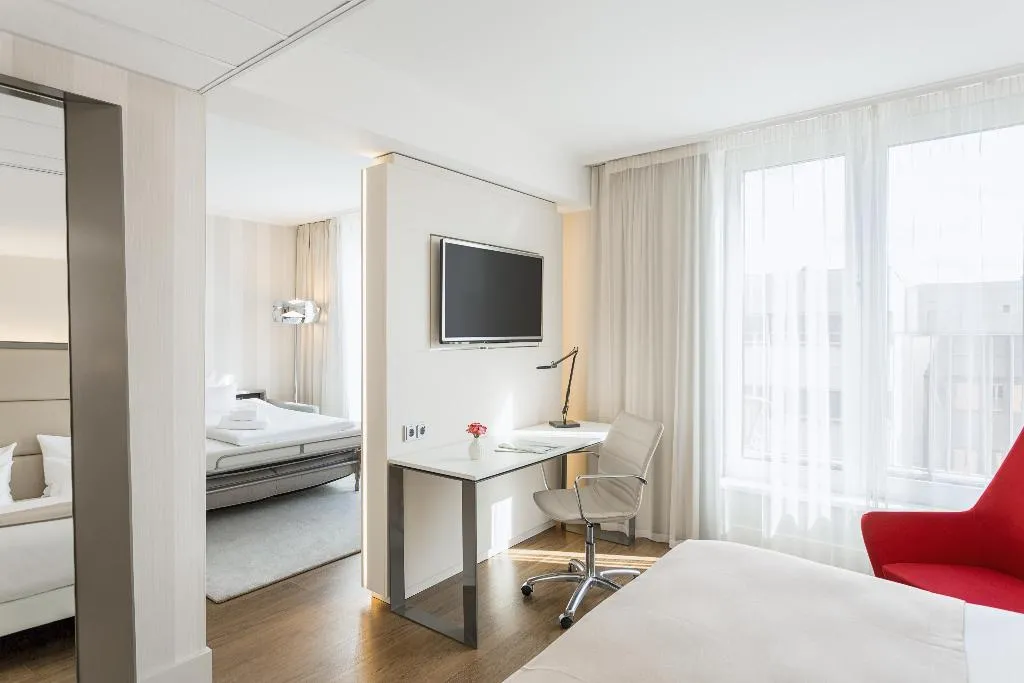 FAMILY ROOM STANDARD Room, NH Collection Berlin Mitte Friedrichstrasse, Berlin