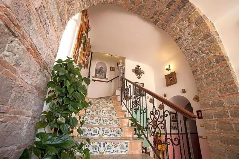 Lobby, L'Argine Fiorito, Naples