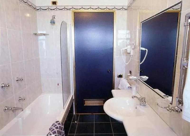 DOUBLE SINGLE USE SUPERIOR Room, Grand Hotel Dei Cesari, Rome