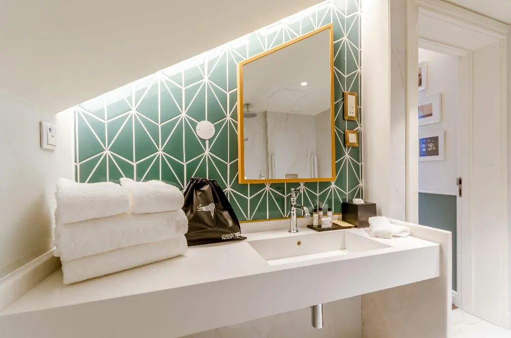 DOUBLE Accessible KING SIZE BED Room, The Emerald House Lisbon, Curio Collection by Hilt, Lisbon