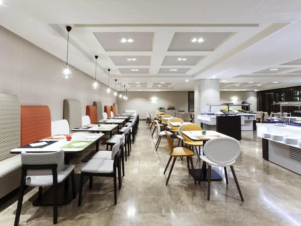 Restaurant, Novotel Madrid Center, Madrid