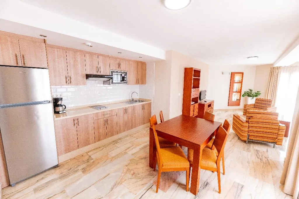 APARTMENT CAPACITY 7 THREE BEDROOMS Room, Vistasur, Tenerife