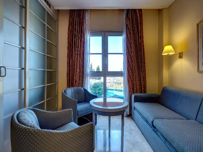 TRIPLE STANDARD Room, Ilunion Alcora Sevilla, Seville