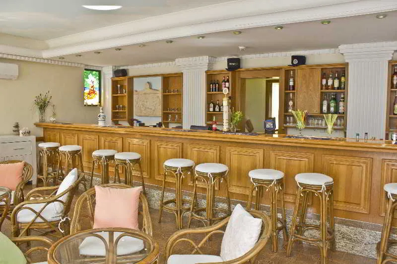 Bar, Nafsika, Rhodes