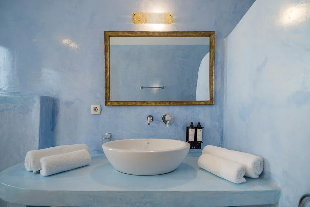 VILLA WITH PRIVATE POOL Room, Desiterra Resort, Santorini