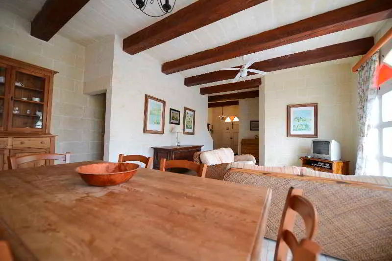 Room, Summerfield, Gozo