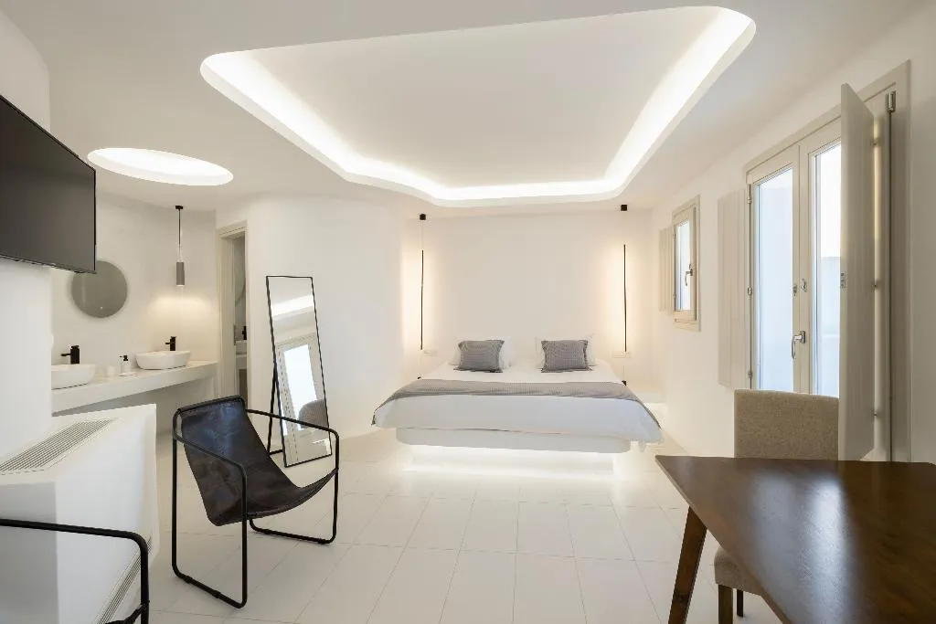 SUITE DELUXE GARDEN VIEW Room, Zannos Melathron Hotel By Omilos Hotels, Santorini