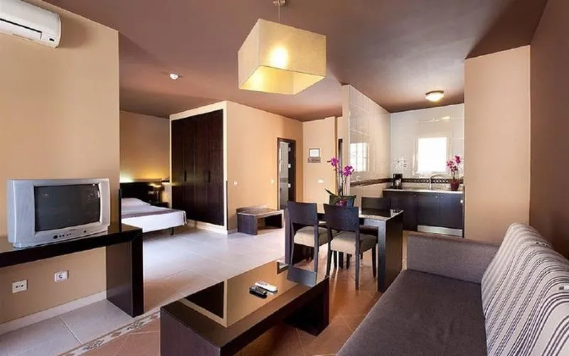 APARTMENT SUPERIOR ONE BEDROOM Room, El Duque, Tenerife