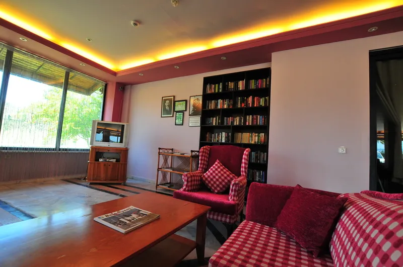 Lobby, Pelin, Dalaman