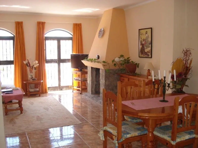 APARTMENT CAPACITY 8 THREE BEDROOMS Room, Capistrano El Sur, Costa Del Sol