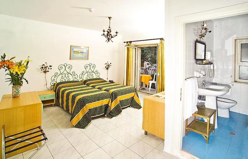 TRIPLE STANDARD Room, Hotel Da Peppe, Catania