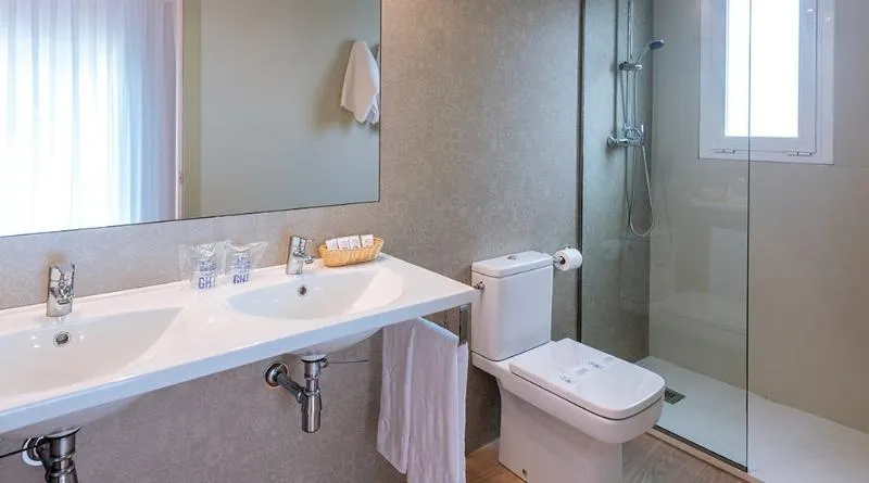 FAMILY ROOM STANDARD Room, GHT Balmes - Apartaments & Splash, Costa Brava