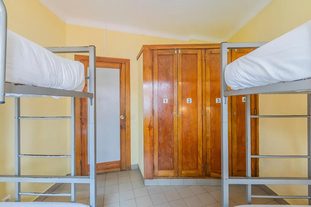 QUADRUPLE WITH SHARED BATHROOM Room, Hi Lagos - Pousada de Juventude, Algarve