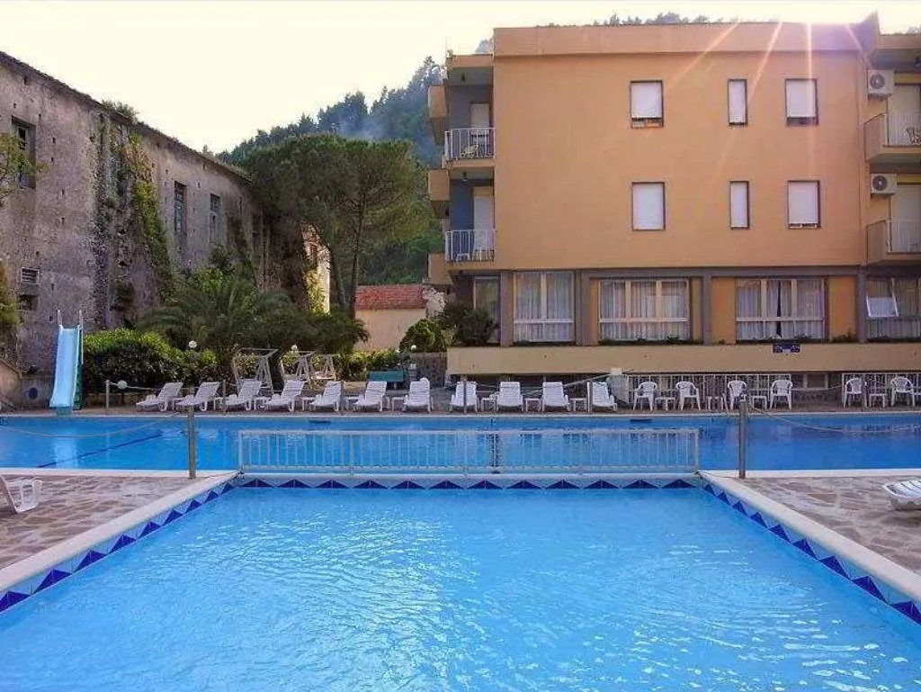 Pool, Hotel San Pietro, Naples