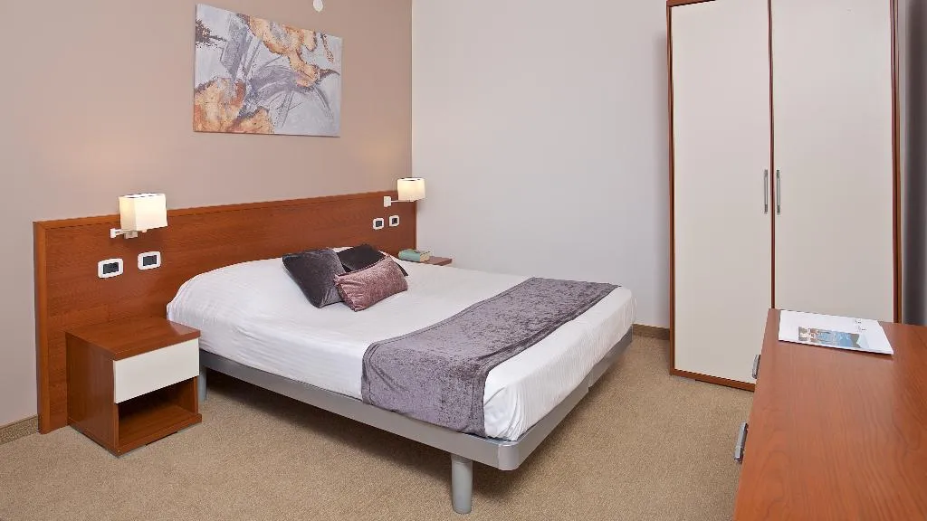FAMILY ROOM SIDE SEA VIEW Room, Arena Hotel Holiday, Istria