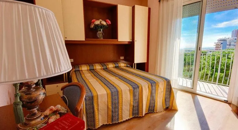 TRIPLE STANDARD Room, Jet, Venice