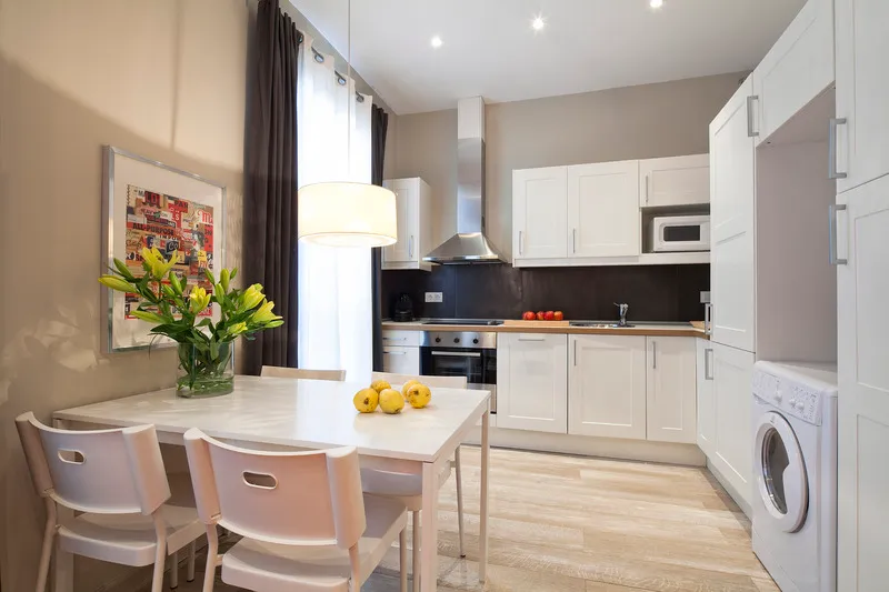 APARTMENT TWO BEDROOMS TWO BATHROOMS Room, Aspasios Urquinaona Design, Barcelona