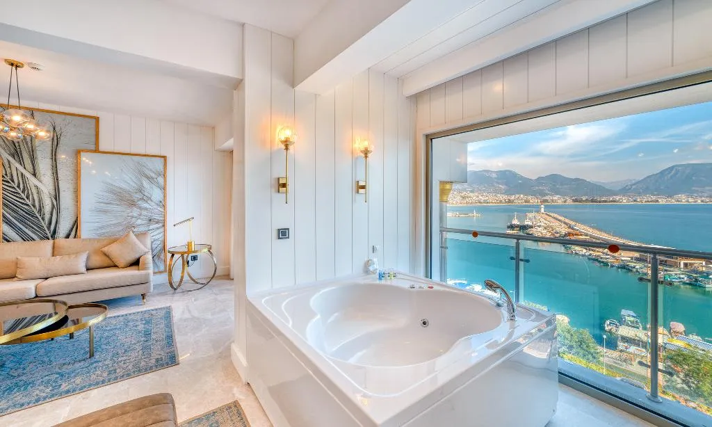 SUITE WITH JACUZZI WITH VIEWS Room, Numa Port Hotel, Antalya