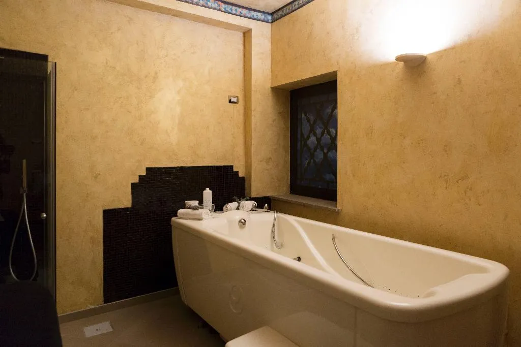 Sports and Entertainment, Relais Sassa Al Sole, Florence