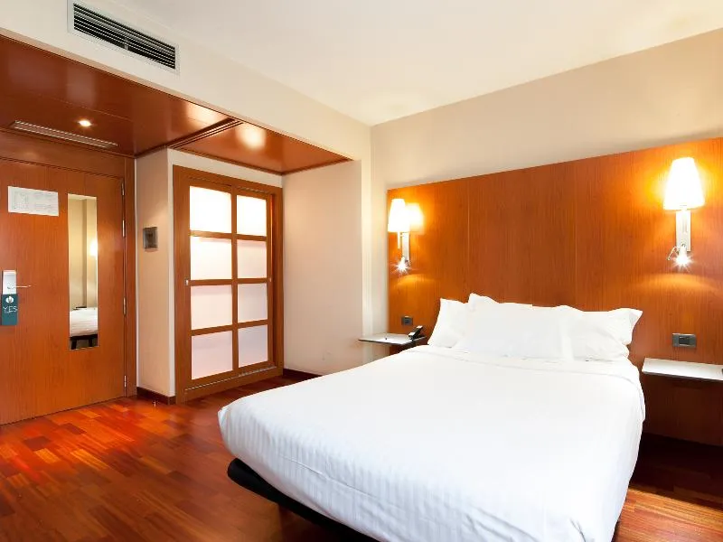 DOUBLE STANDARD Room, Ciutat Martorell, Barcelona