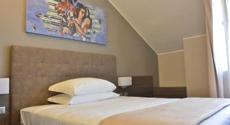 SINGLE STANDARD Room, Palazzo Delle Stelline, Milan