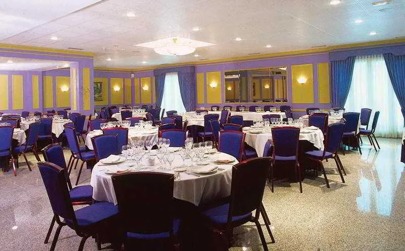 Restaurant, MC Plaza de Santiago, Madrid