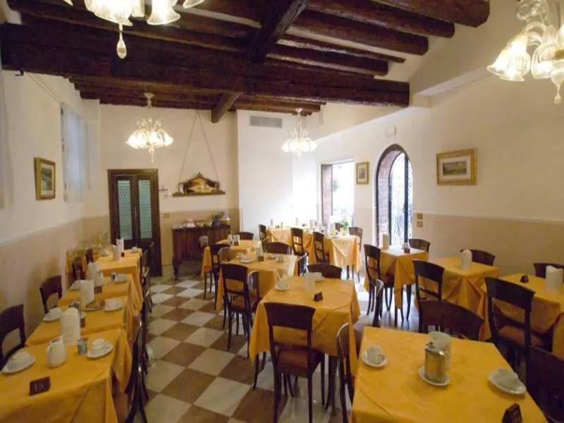 Restaurant, Tivoli, Venice