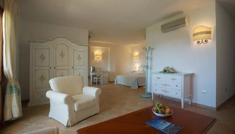 DOUBLE SUPERIOR LAKE VIEW Room, Hotel Relais Valkarana, Olbia