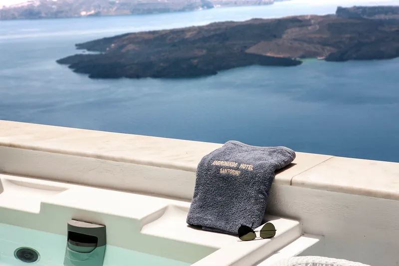 SUITE WITH JACUZZI Room, Andronikos Santorini, Santorini