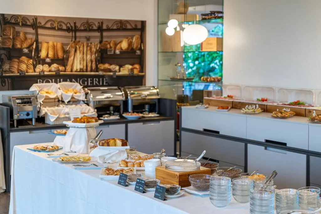 Bar, Hotel Désirée by Double Hospitality, Milan