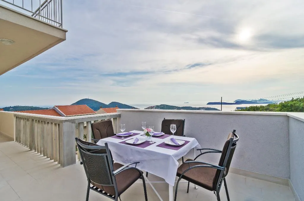 APARTMENT ONE BEDROOM WITH TERRACE Room, Apartments Villa Dadic, Dubrovnik
