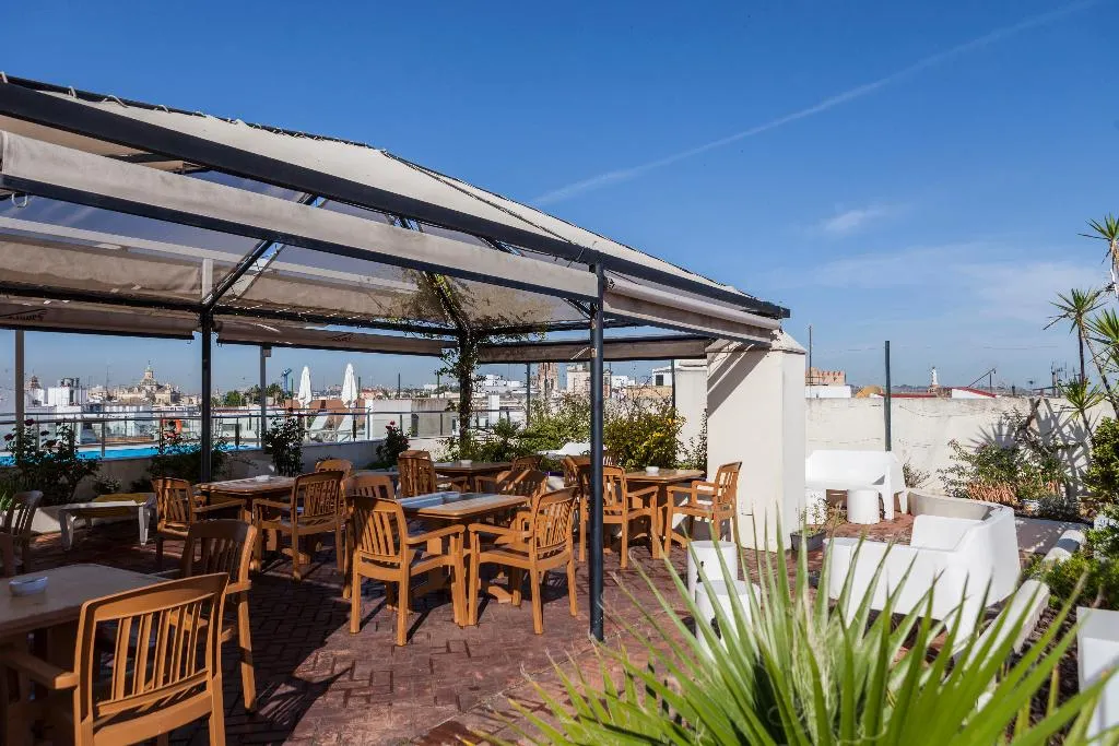 Pool, Don Paco, Seville