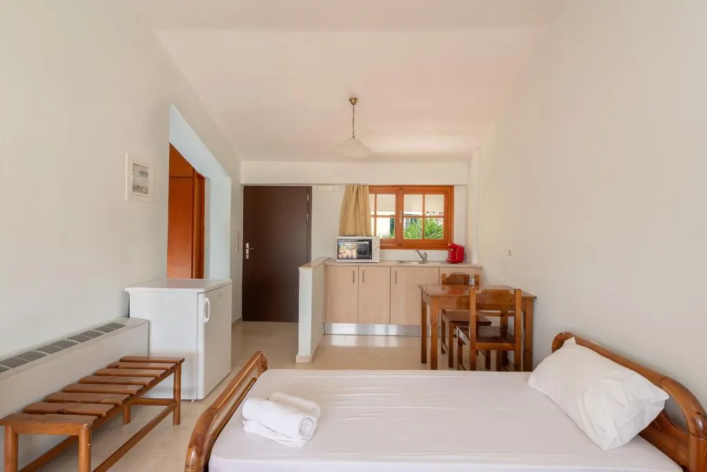 STUDIO TWO BEDS Room, Europe Hotel, Kefallinia