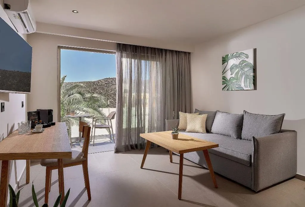 Room, Enorme Santanna Island, Crete