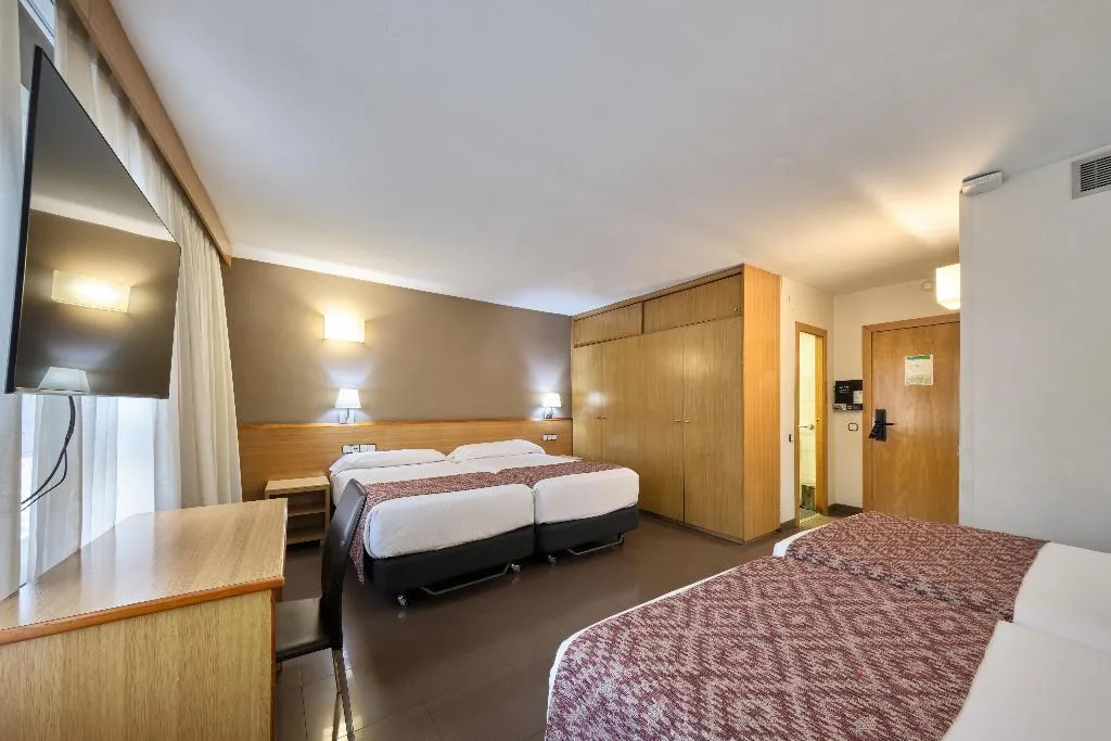 Room, Catalonia Park Güell, Barcelona