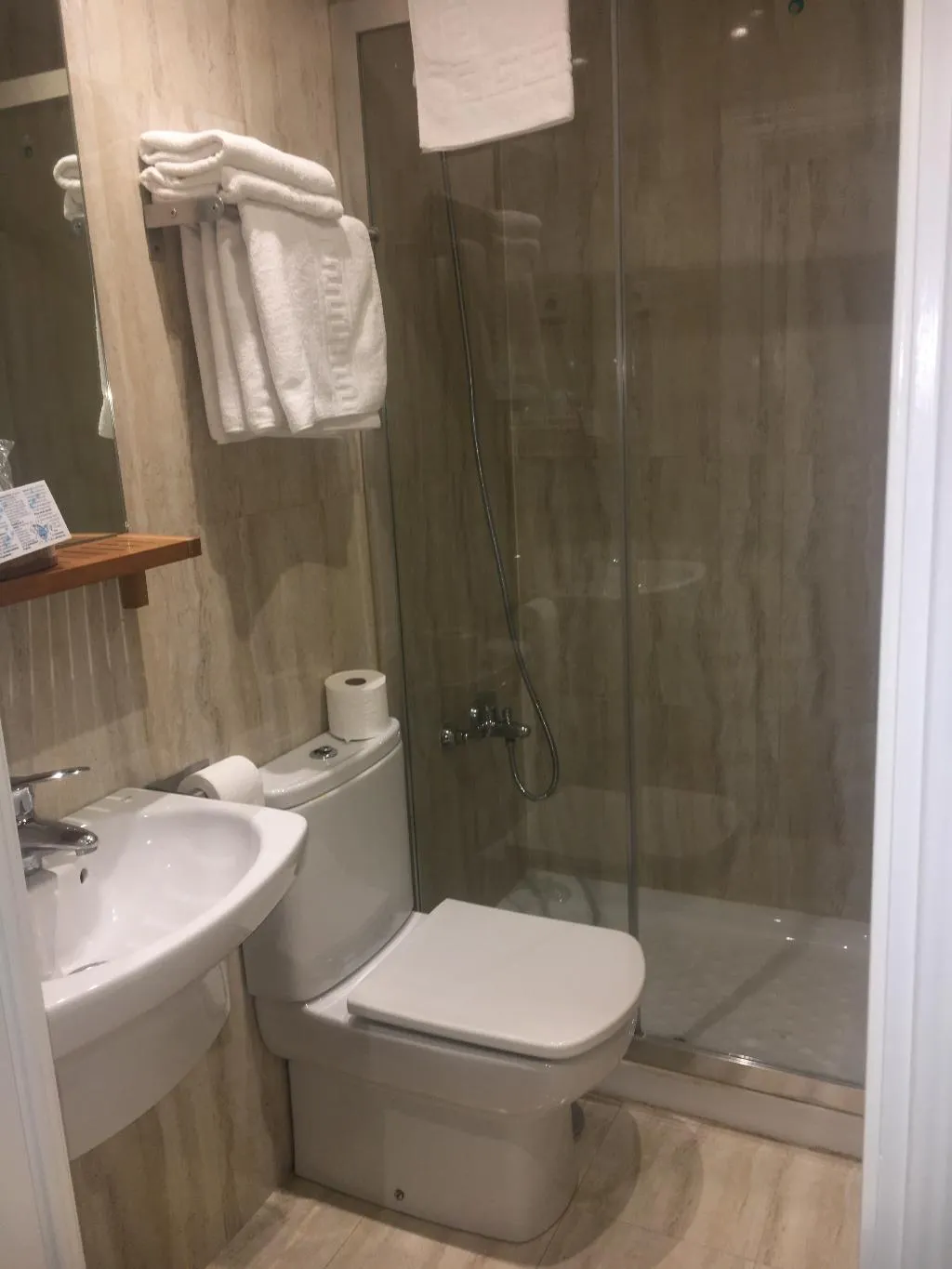 SINGLE STANDARD Room, Hostal Avenida, Madrid