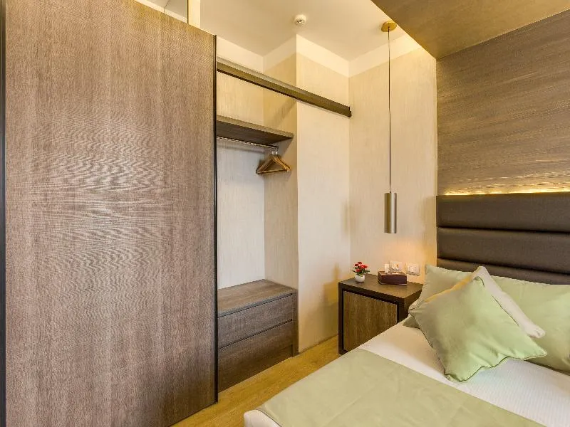 Room, WarmtHotel, Rome