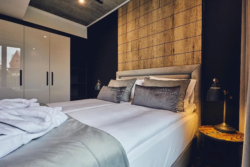SUITE CAPACITY 3 Room, The Bridge Suites, Krakow