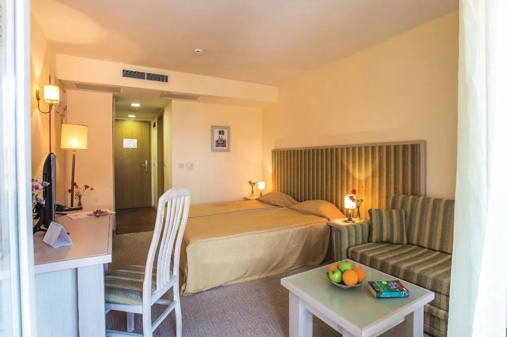 Room, Coral, Bourgas