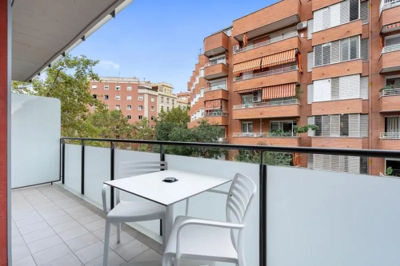 APARTMENT CAPACITY 4 TWO BEDROOMS Room, Sensation Authentic Gracia, Barcelona