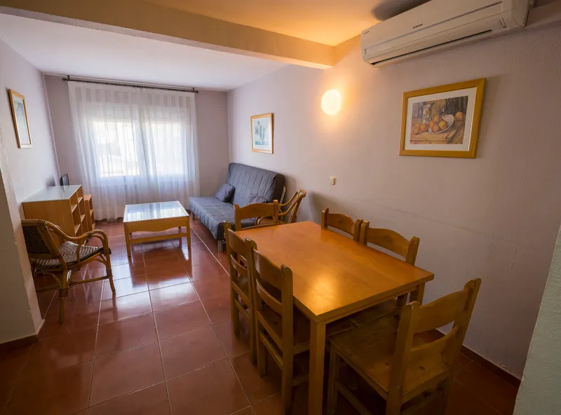 APARTMENT CAPACITY 6 TWO BEDROOMS Room, Apartamentos Vila de Tossa, Costa Brava