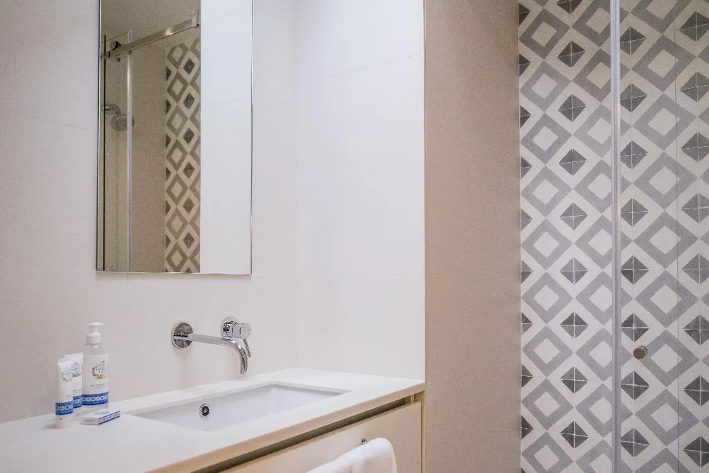 Double or Twin STANDARD Room, Eighteen21 Houses - Quinta Velha, Lisbon