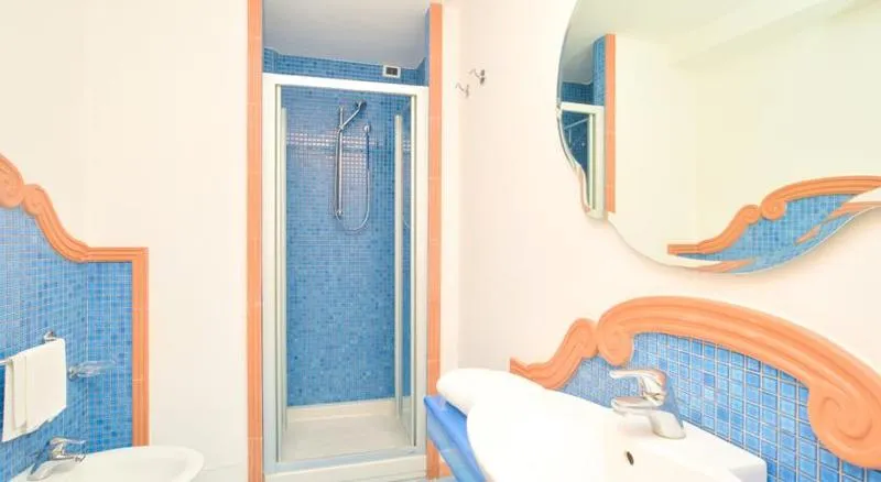 DOUBLE SUPERIOR Room, Albergo Italia, Naples