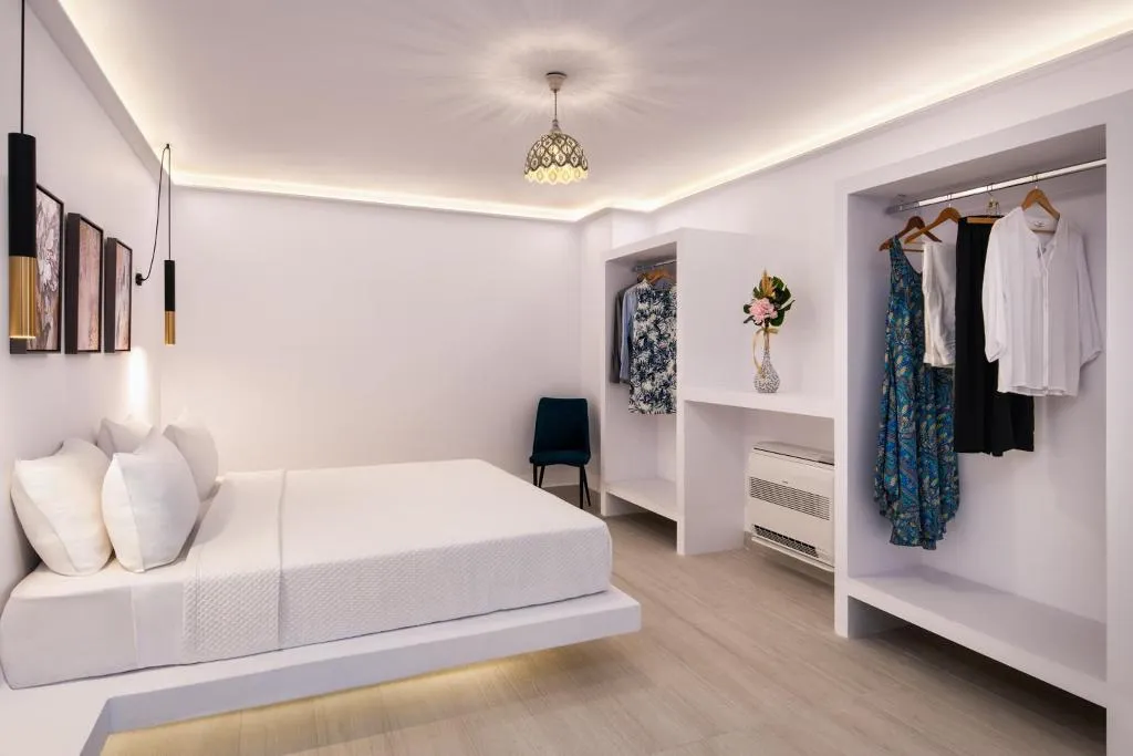 SUITE ONE BEDROOM Room, Palm Island Suites, Santorini