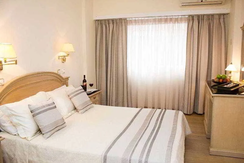 Room, Hellinis, Athens