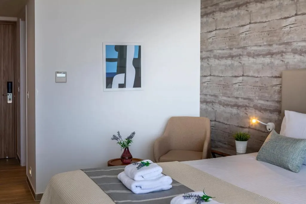 Double or Twin DELUXE SIDE SEA VIEW Room, Leonardo Plaza Cypria Maris Beach Hotel & Spa, Cyprus